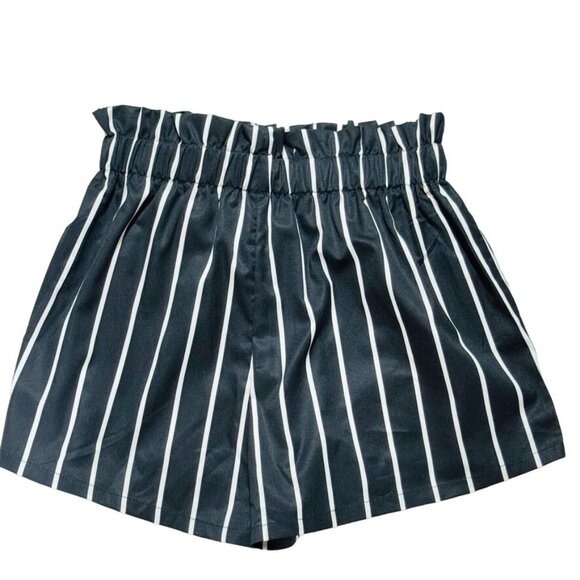 SHEIN Women's Shorts Polyester Black White Striped Tie Belt Stretch Waist Size M - Picture 5 of 9
